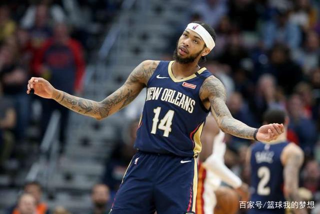 罗德里戈绯闻女友晒沙滩健美照 川字腹肌配小麦色